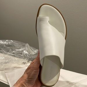 VINCE~ never worn. Great sandals. Very comfy